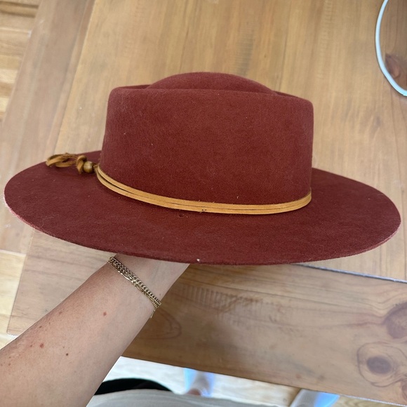 Gigi Pip Wren Hat - Picture 2 of 8